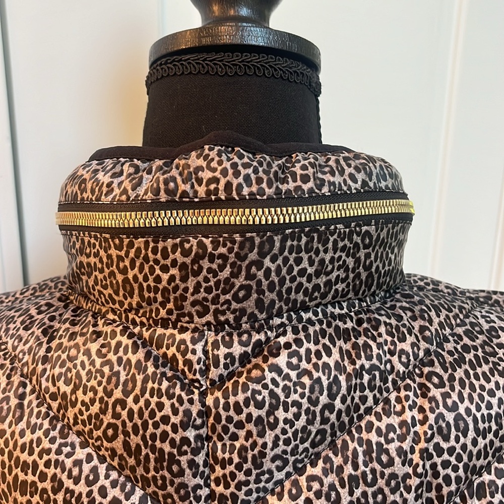Michael Kors leopard print with hidden hood. size Small - Picture 9 of 15